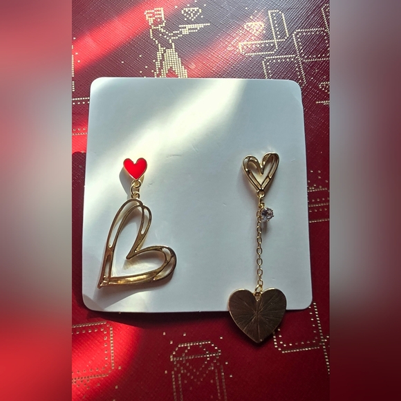 Cute heart earring. - Picture 3 of 6